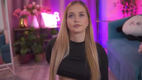 Elyssa online show from February 1, 2026, 7:12 pm