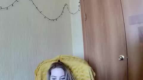 Elza Kom online show from March 9, 2026, 5:11 am