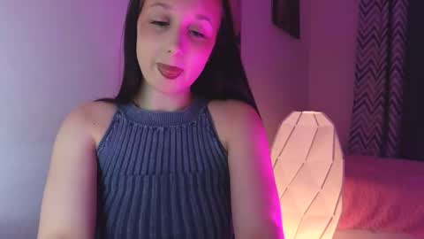 Em1l1a online show from September 25, 2025, 6:11 pm