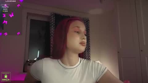 Em1l1a online show from November 8, 2025, 3:34 pm