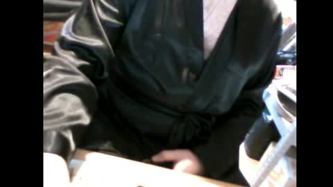 Snapshot of em_79 chatting on April 2, 2026, 9:18 am Em online show from April 2, 2026, 9:18 am