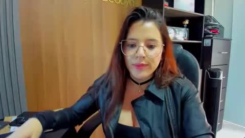 Snapshot of ema_04 chatting on December 16, 2025, 8:14 pm Estefany Martinez Acua INSTAGRAM ema 04oficial online show from December 16, 2025, 8:14 pm