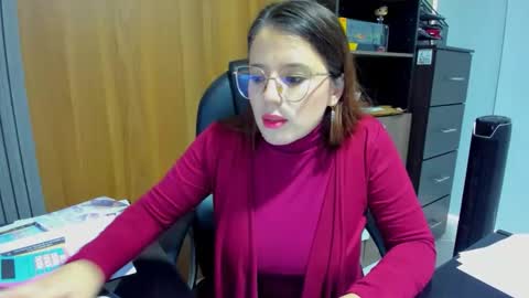 Snapshot of ema_04 chatting on December 20, 2025, 8:49 pm Estefany Martinez Acua INSTAGRAM ema 04oficial online show from December 20, 2025, 8:49 pm