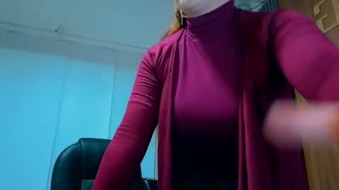 Snapshot of ema_04 chatting on February 4, 2026, 3:51 pm Estefany Martinez Acua INSTAGRAM ema 04oficial online show from February 4, 2026, 3:51 pm