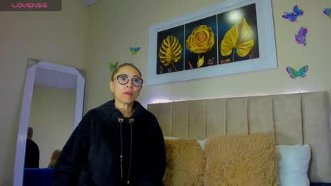 ema garcia  online show from October 6, 2025, 1:19 pm