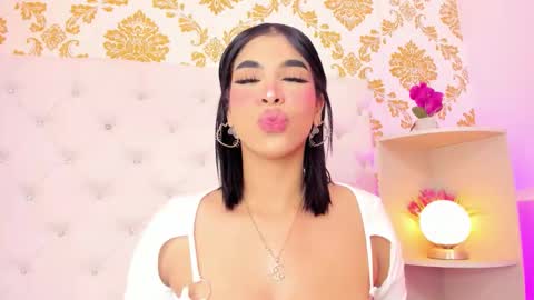 Ema Lambert  online show from October 21, 2025, 3:24 pm