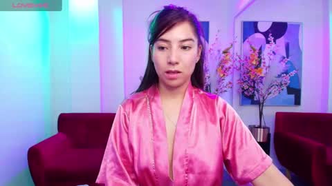 Snapshot of ema_louisx chatting on February 19, 2025, 8:10 pm Ema louisx online show from February 19, 2025, 8:10 pm