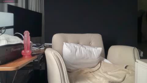 Ema Love online show from January 13, 2026, 2:06 am