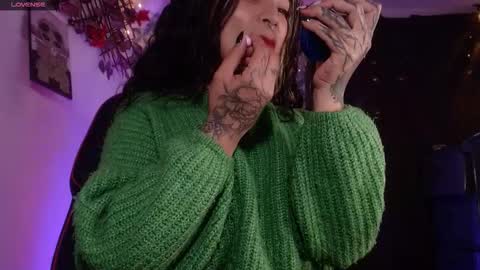 ema_ploxx online show from November 17, 2025, 3:34 am