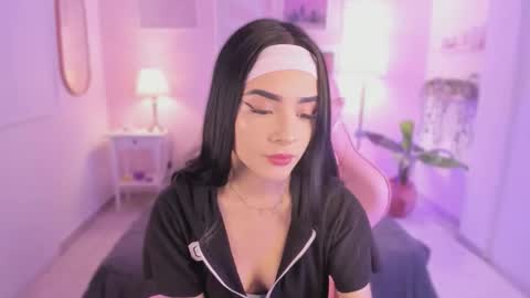 Snapshot of ema_soul chatting on November 25, 2025, 7:36 pm emma soul online show from November 25, 2025, 7:36 pm