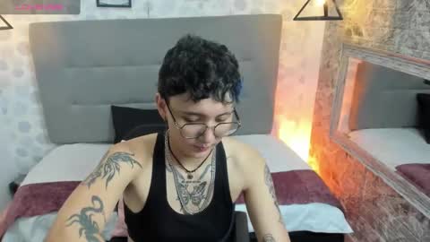 emahills__axelrose online show from October 4, 2025, 2:20 am