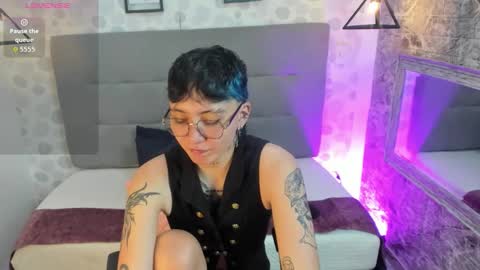 emahills__axelrose online show from October 18, 2025, 2:03 am