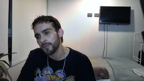 Snapshot of emanuell__ chatting on October 7, 2025, 11:24 pm emanuell__ online show from October 7, 2025, 11:24 pm