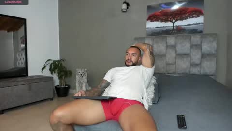 Snapshot of emanuelspencer chatting on December 11, 2024, 8:50 pm emanuelspencer online show from December 11, 2024, 8:50 pm