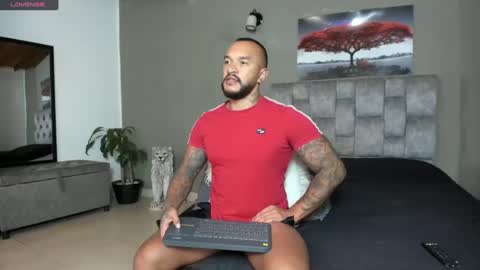 Snapshot of emanuelspencer chatting on January 25, 2025, 7:49 am emanuelspencer online show from January 25, 2025, 7:49 am