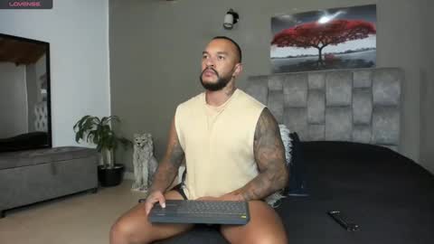 Snapshot of emanuelspencer chatting on January 28, 2025, 5:00 am emanuelspencer online show from January 28, 2025, 5:00 am