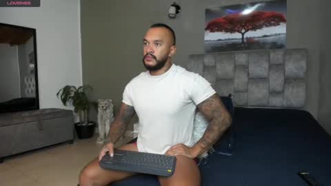 Snapshot of emanuelspencer chatting on February 6, 2025, 5:25 am emanuelspencer online show from February 6, 2025, 5:25 am