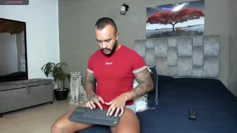 Snapshot of emanuelspencer chatting on February 10, 2025, 2:05 pm emanuelspencer online show from February 10, 2025, 2:05 pm