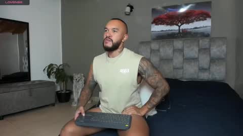Snapshot of emanuelspencer chatting on February 13, 2025, 3:24 pm emanuelspencer online show from February 13, 2025, 3:24 pm