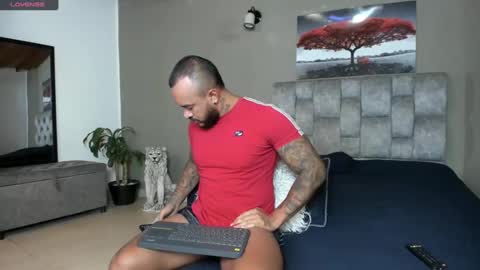 Snapshot of emanuelspencer chatting on February 19, 2025, 12:22 pm emanuelspencer online show from February 19, 2025, 12:22 pm
