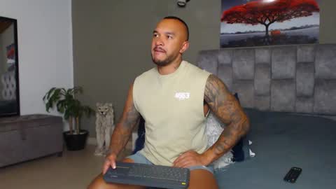 Snapshot of emanuelspencer chatting on March 4, 2025, 2:38 am emanuelspencer online show from March 4, 2025, 2:38 am