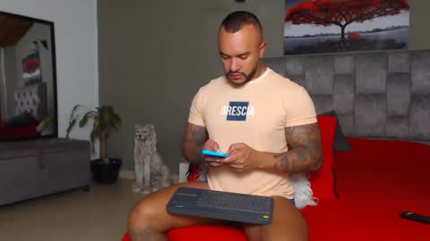 Snapshot of emanuelspencer chatting on October 5, 2025, 8:18 pm emanuelspencer online show from October 5, 2025, 8:18 pm