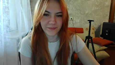 ember__fox online show from May 25, 2026, 10:54 am
