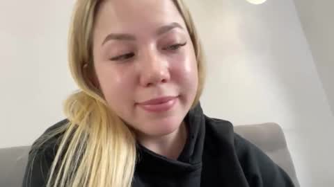 Snapshot of emberbunny chatting on November 4, 2025, 12:04 pm Alice online show from November 4, 2025, 12:04 pm