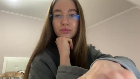 Alina online show from April 18, 2026, 7:18 pm