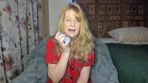 Ember Pheonixxx online show from November 7, 2025, 4:12 am