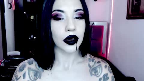 Snapshot of emearld_black chatting on November 14, 2025, 6:12 am Emerald Black online show from November 14, 2025, 6:12 am