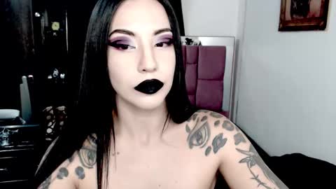 Snapshot of emearld_black chatting on November 23, 2025, 5:07 am Emerald Black online show from November 23, 2025, 5:07 am