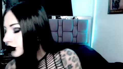 Snapshot of emearld_black chatting on November 26, 2025, 6:47 am Emerald Black online show from November 26, 2025, 6:47 am