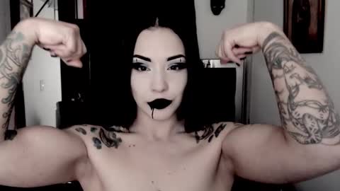 Snapshot of emearld_black chatting on December 15, 2025, 4:17 am Emerald Black online show from December 15, 2025, 4:17 am