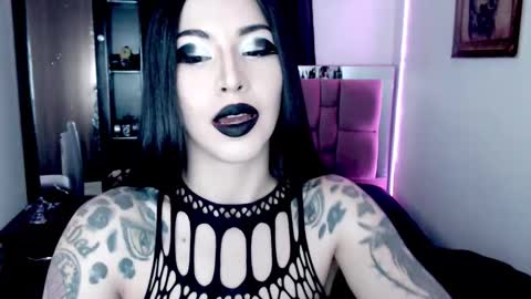 Snapshot of emearld_black chatting on January 15, 2026, 5:56 am Emerald Black online show from January 15, 2026, 5:56 am