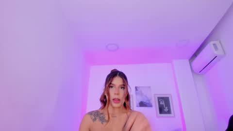 Snapshot of emelie_89 chatting on January 9, 2025, 11:47 am emelie_89 online show from January 9, 2025, 11:47 am