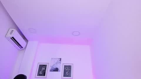 Snapshot of emelie_89 chatting on January 23, 2025, 11:26 am emelie_89 online show from January 23, 2025, 11:26 am