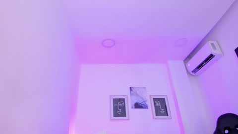 Snapshot of emelie_89 chatting on January 24, 2025, 2:51 pm emelie_89 online show from January 24, 2025, 2:51 pm