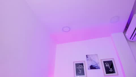 Snapshot of emelie_89 chatting on January 27, 2025, 4:11 pm emelie_89 online show from January 27, 2025, 4:11 pm