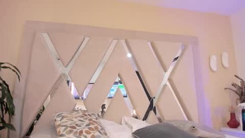 Emely online show from March 12, 2025, 2:56 pm