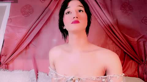 Snapshot of emely_rous chatting on December 11, 2024, 8:15 am Emely Rous online show from December 11, 2024, 8:15 am