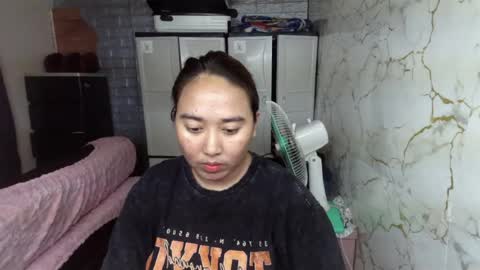 Emely online show from July 21, 2026, 12:51 pm