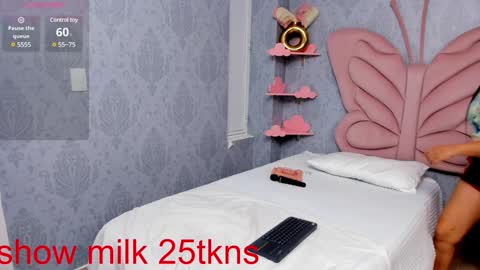 Snapshot of emelyross_ chatting on December 31, 2024, 1:26 am emely ross online show from December 31, 2024, 1:26 am