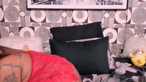 Snapshot of emeraldspark chatting on September 23, 2025, 6:49 am emerald online show from September 23, 2025, 6:49 am