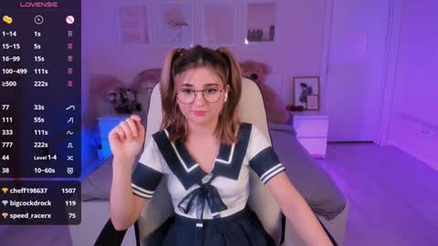 Snapshot of emi_joy chatting on February 5, 2025, 3:23 am Emily follow me online show from February 5, 2025, 3:23 am