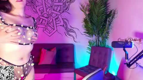 Emmily Roberts online show from April 24, 2026, 12:57 am