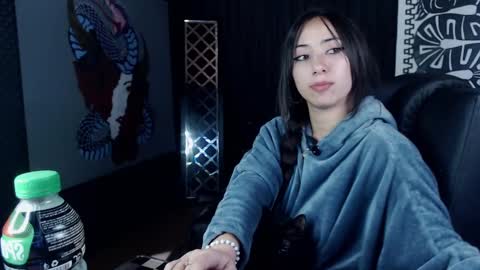 Snapshot of emiantonella_ chatting on February 13, 2025, 4:11 am Antonella online show from February 13, 2025, 4:11 am