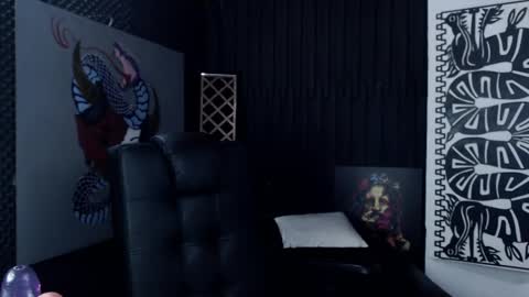 Snapshot of emiantonella_ chatting on February 14, 2025, 9:10 pm Antonella online show from February 14, 2025, 9:10 pm
