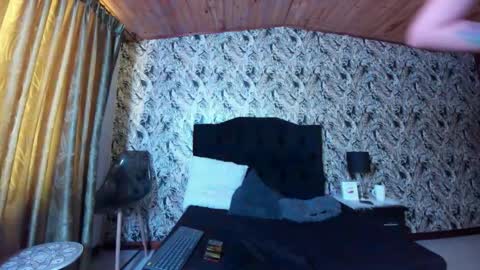 Snapshot of emigomez_ chatting on October 21, 2025, 1:45 pm Emilia Gomez online show from October 21, 2025, 1:45 pm