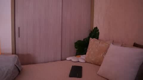    online show from April 1, 2026, 10:40 pm